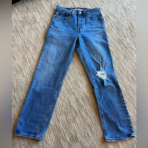 Levi Wedgie Straight Leg Jeans - Picture 2 of 2